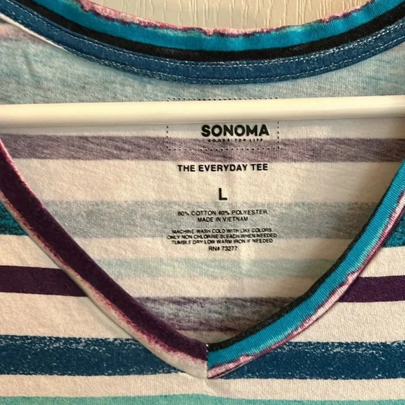 SONOMA size large every day Tee EUC - Picture 2 of 3